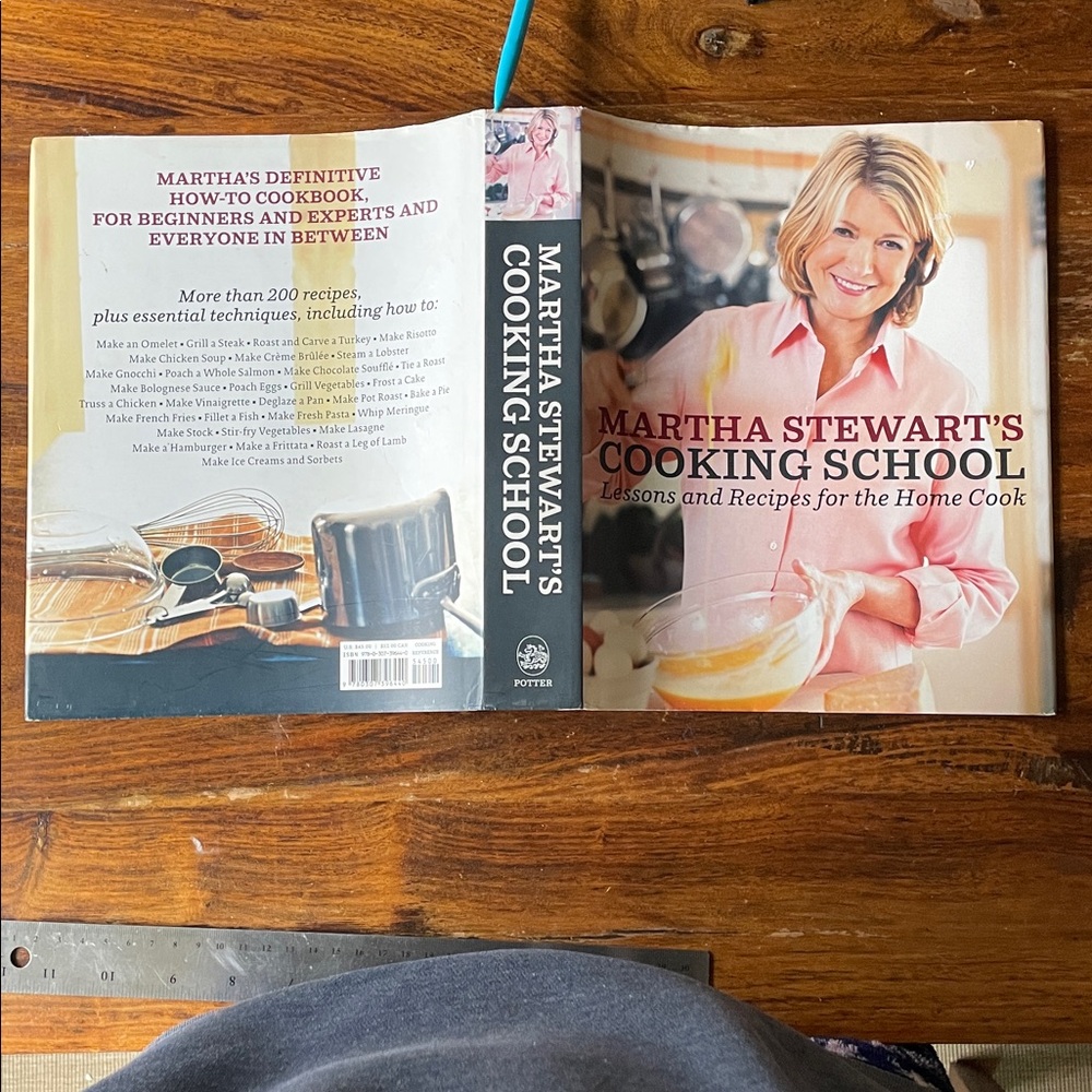 1st Edition & 1st Printing MARTHA STEWART Cooking School Cookbook Hardcover - Picture 14 of 14